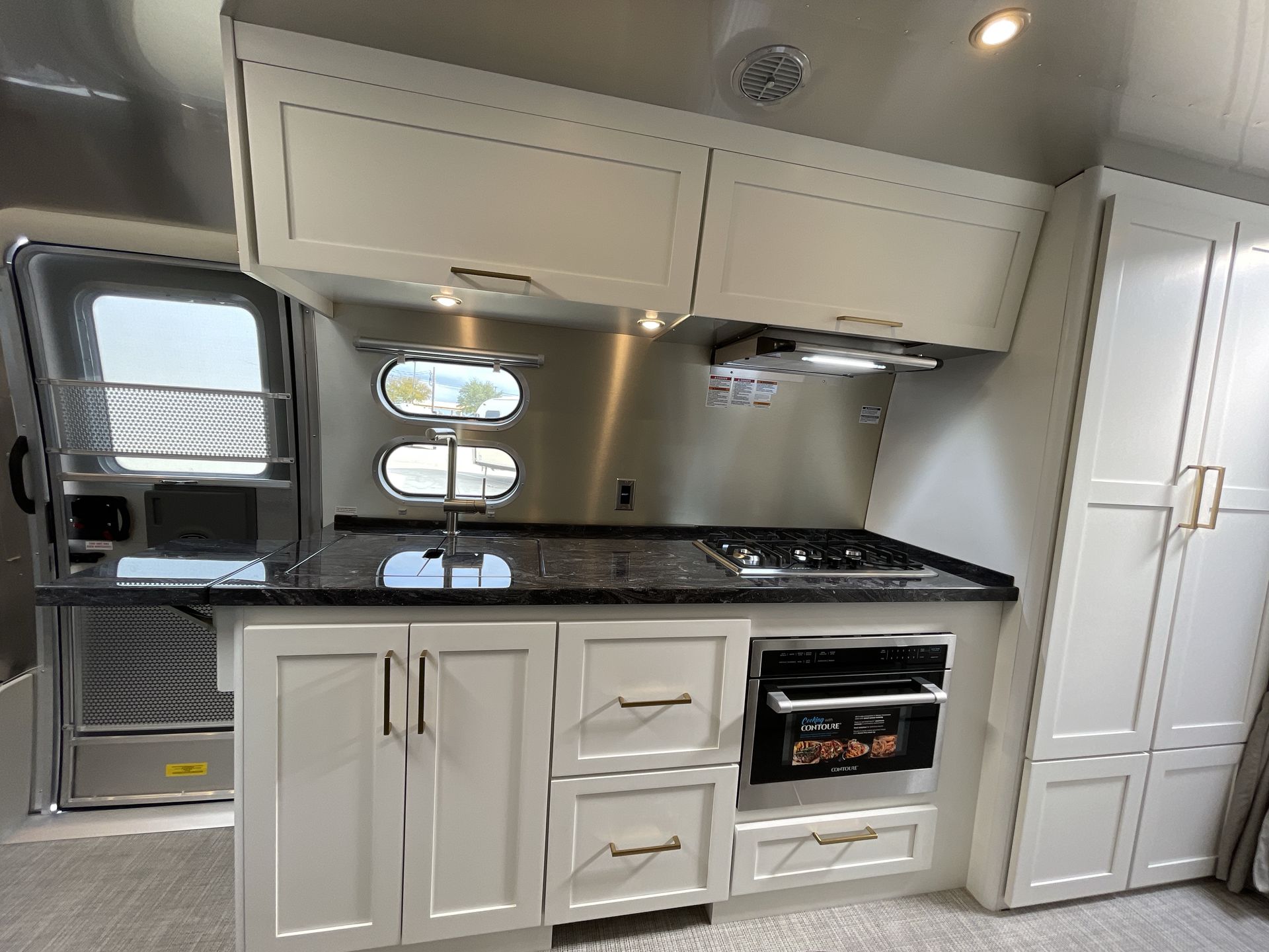 2026 Airstream 30RBT Base