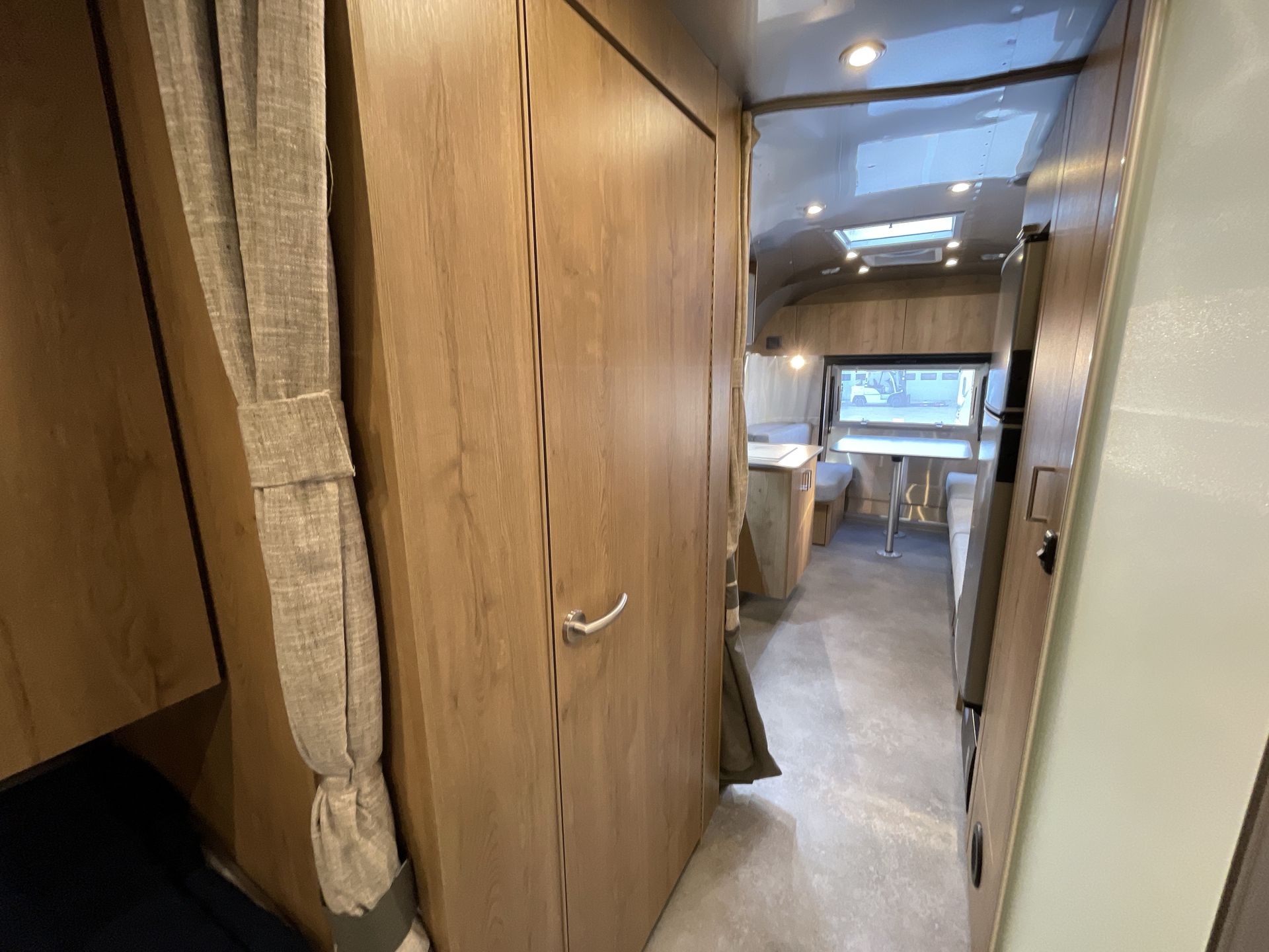 2026 Airstream 25FBT Base