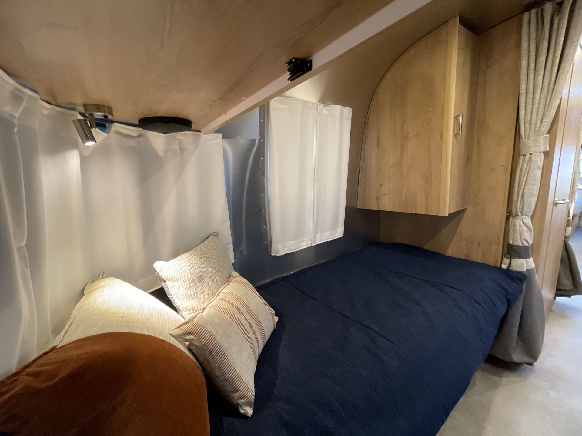2026 Airstream 25FBT Base