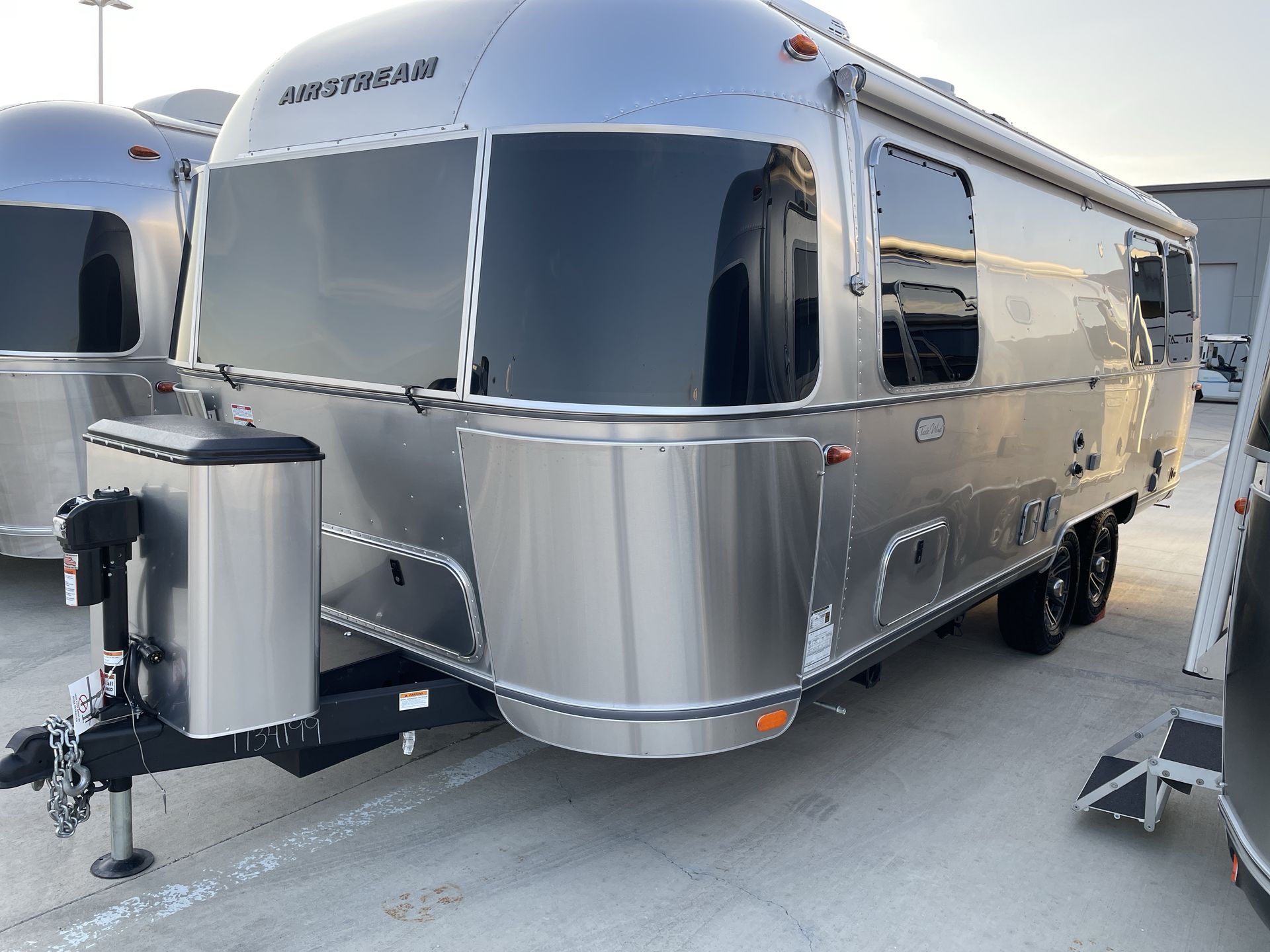 2026 Airstream 25FBT Base