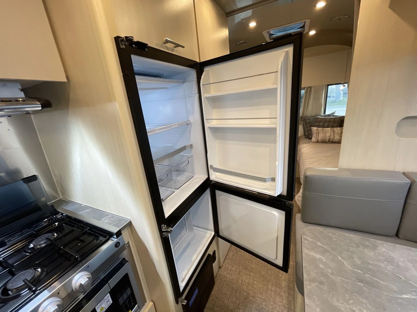 2026 Airstream 23FBT Base