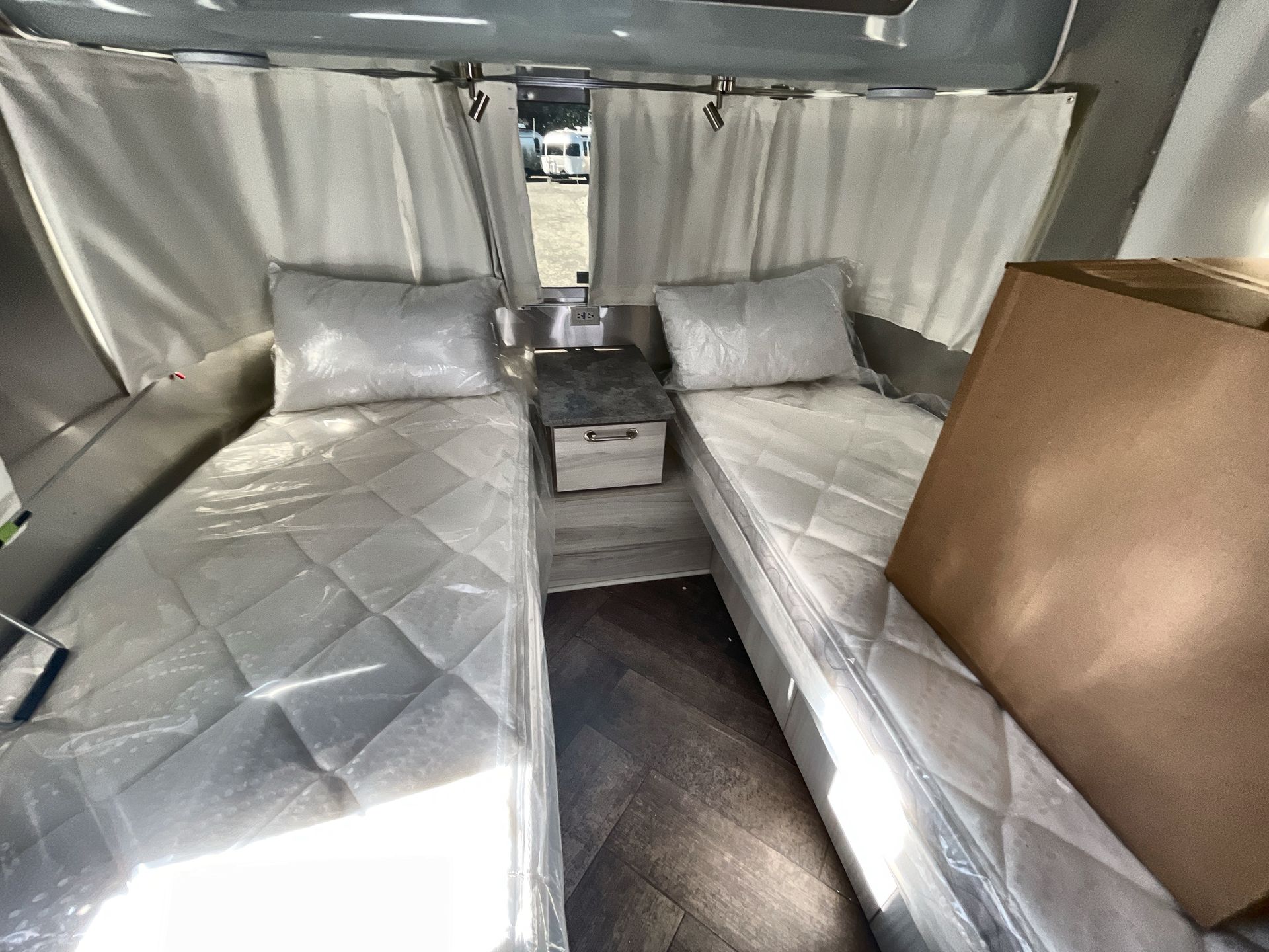 2026 Airstream 23FBT Base