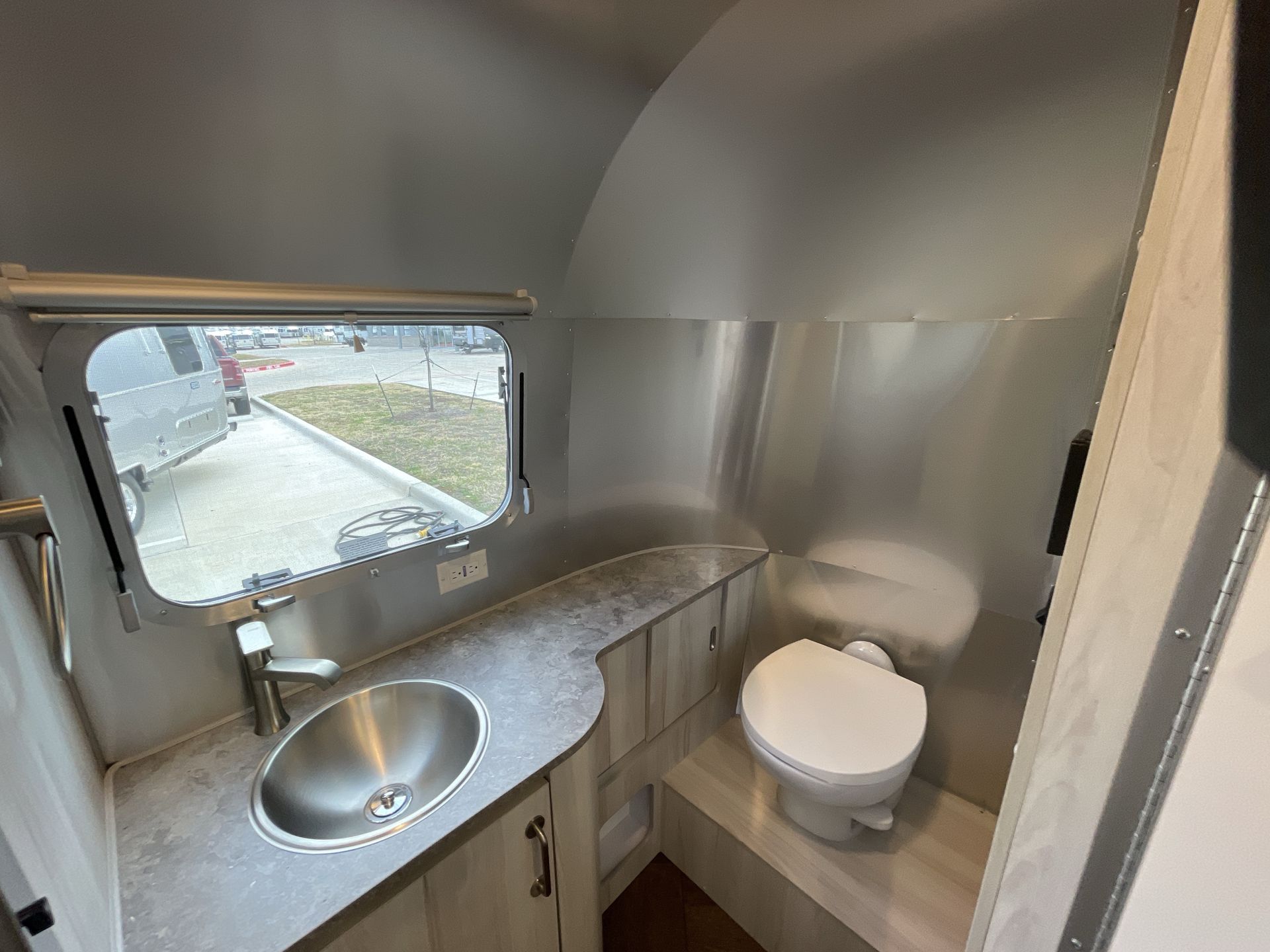2026 Airstream 23FBT Base