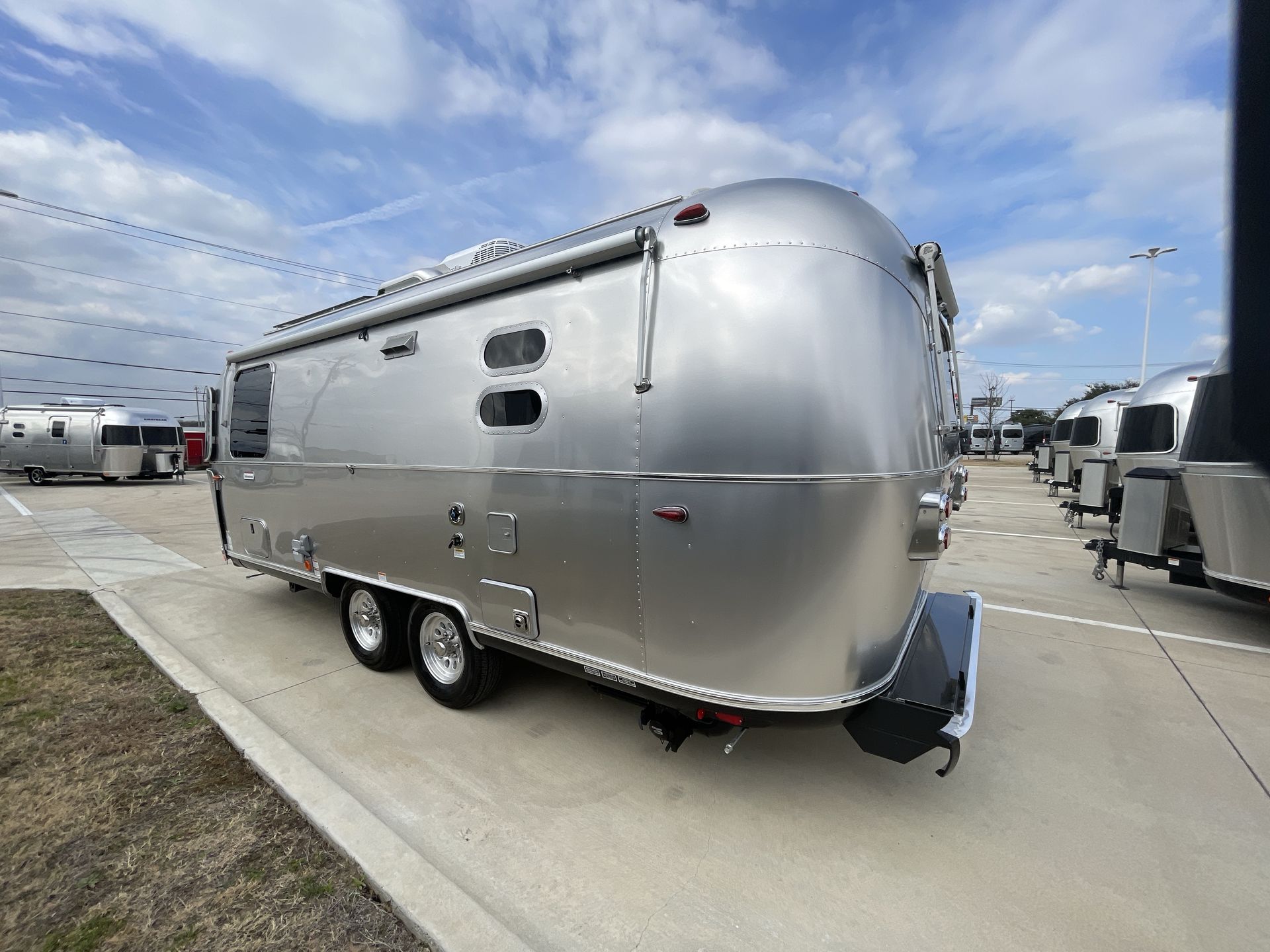 2026 Airstream 23FBT Base