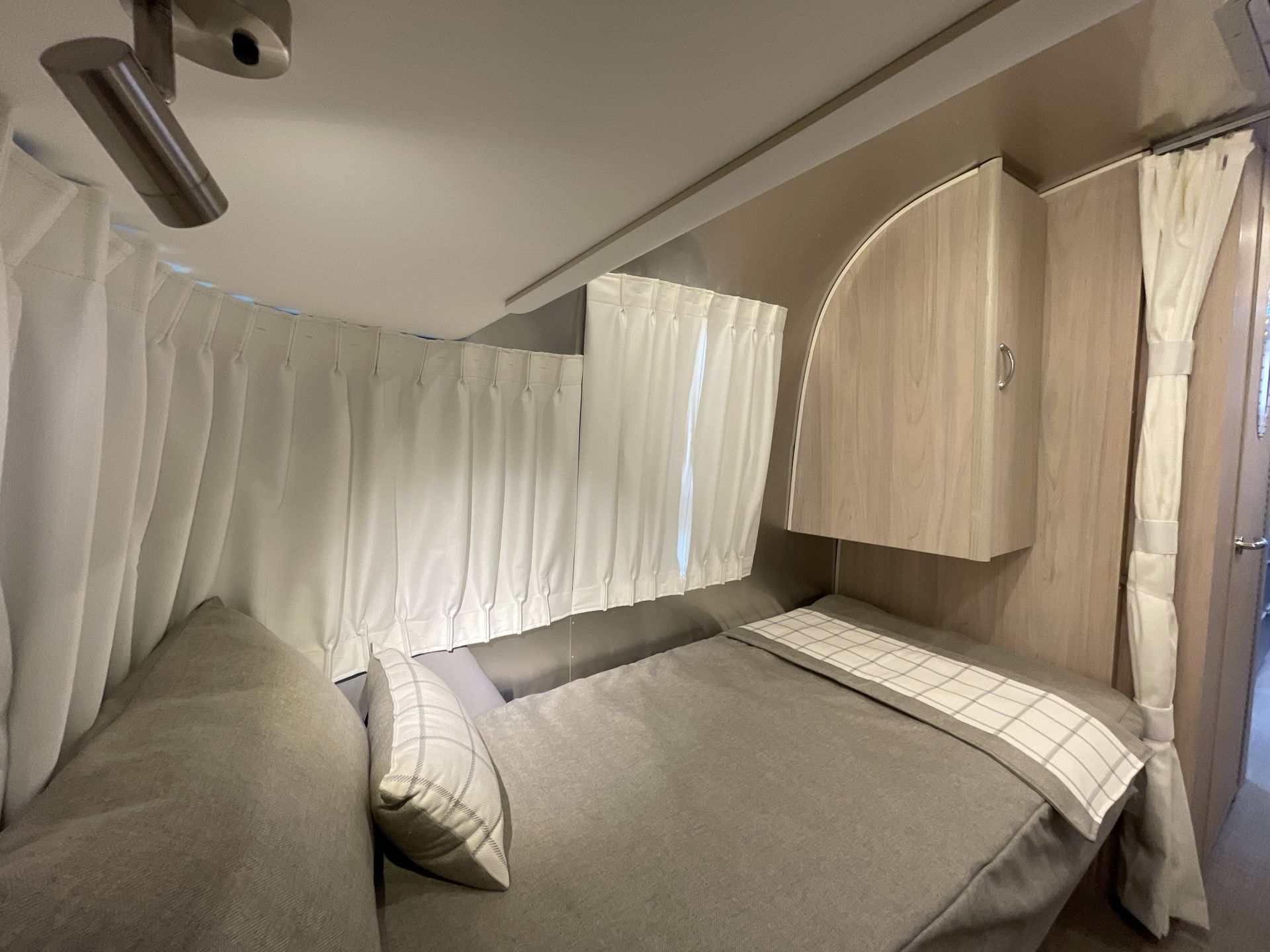 2026 Airstream 25FBQ Base