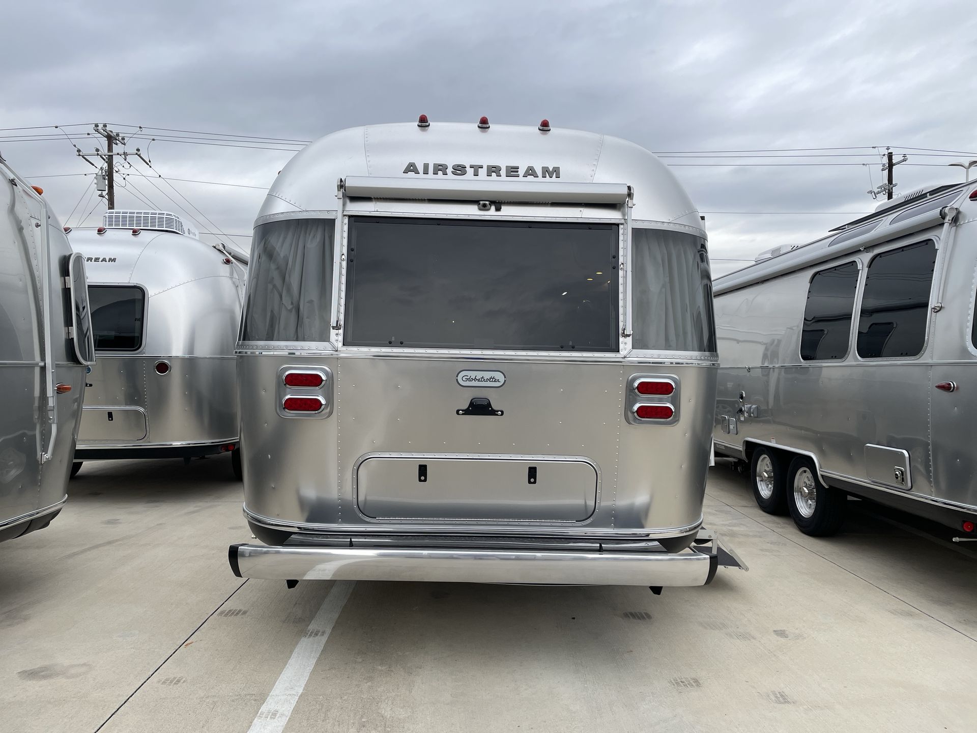 2026 Airstream 27FBQ Base