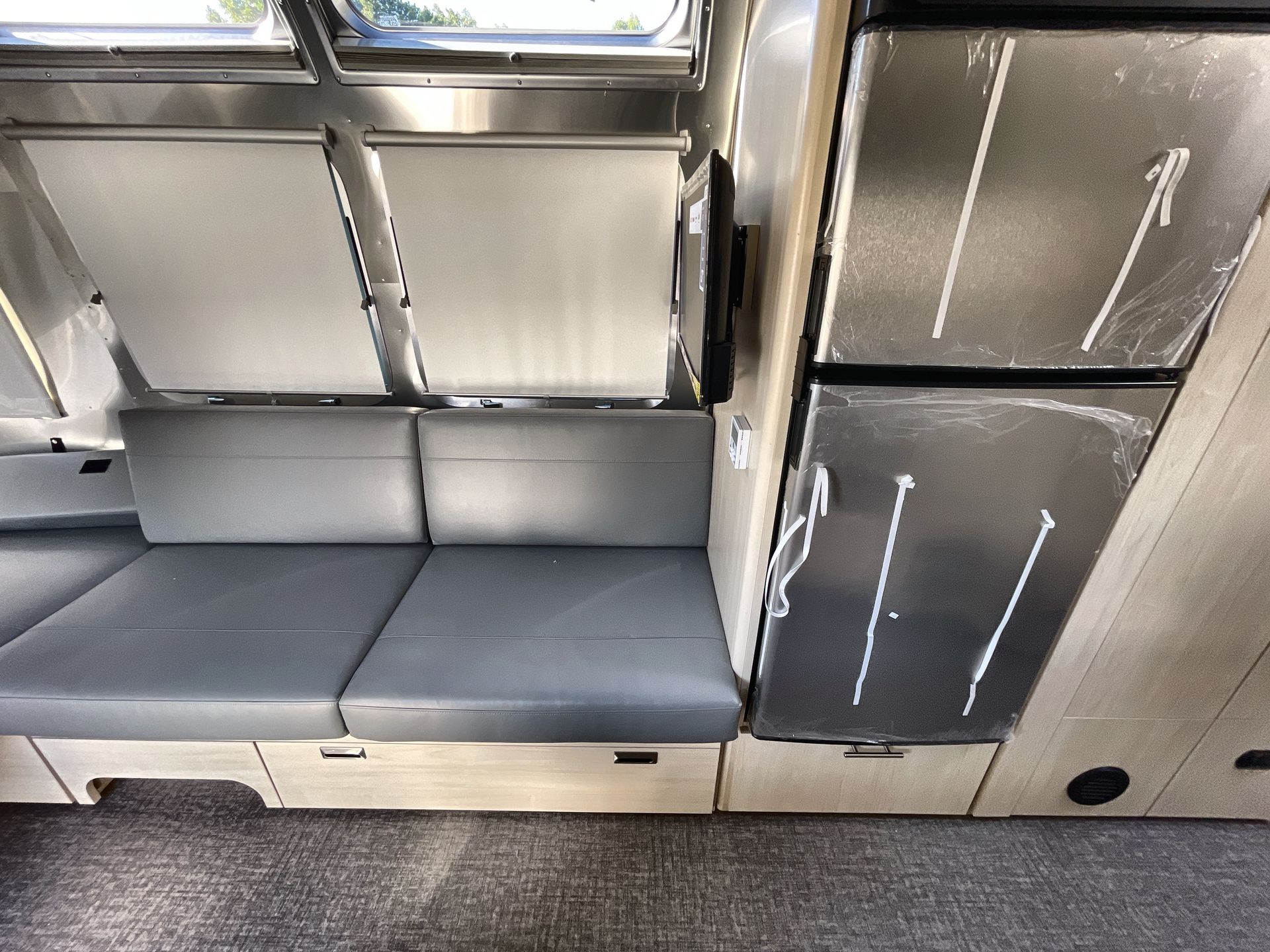 2026 Airstream 27FBT Base