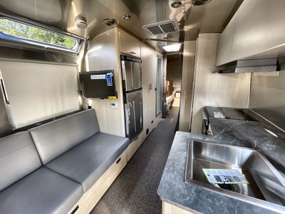 2026 Airstream 27FBT Base