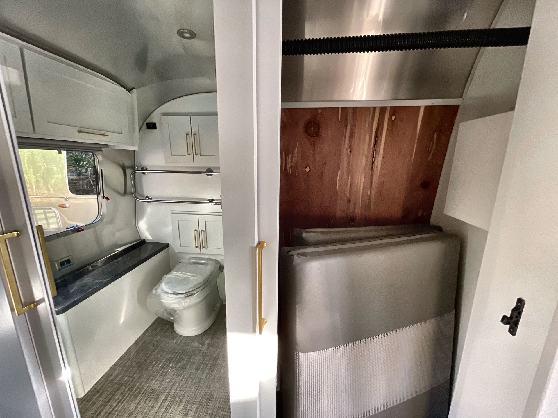 2026 Airstream 33FBQ Base