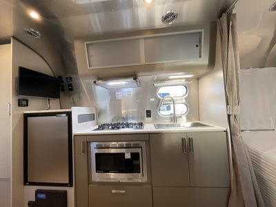 2026 Airstream 22FB Base