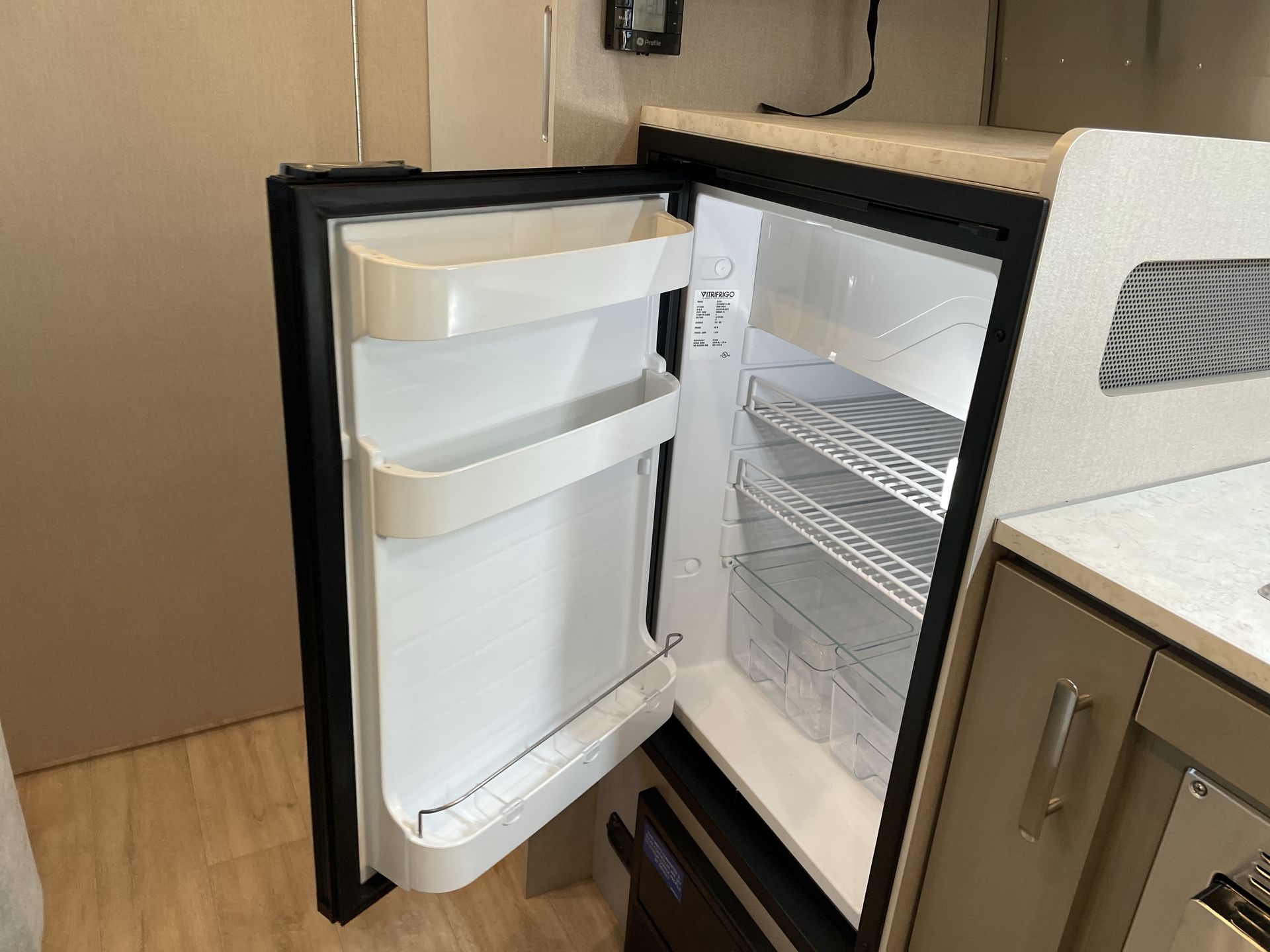 2026 Airstream 22FB Base