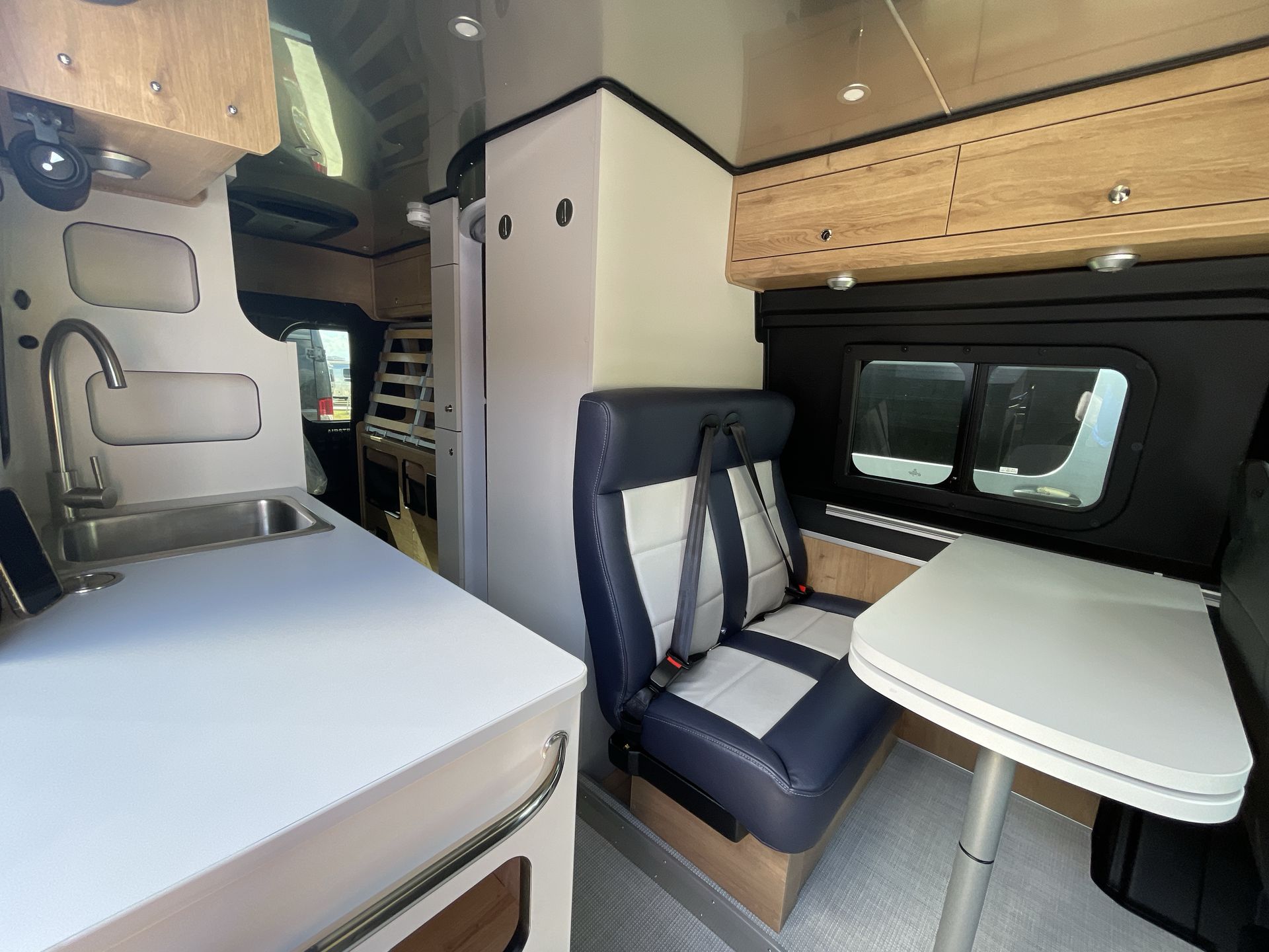 2026 Airstream Rangeline Base