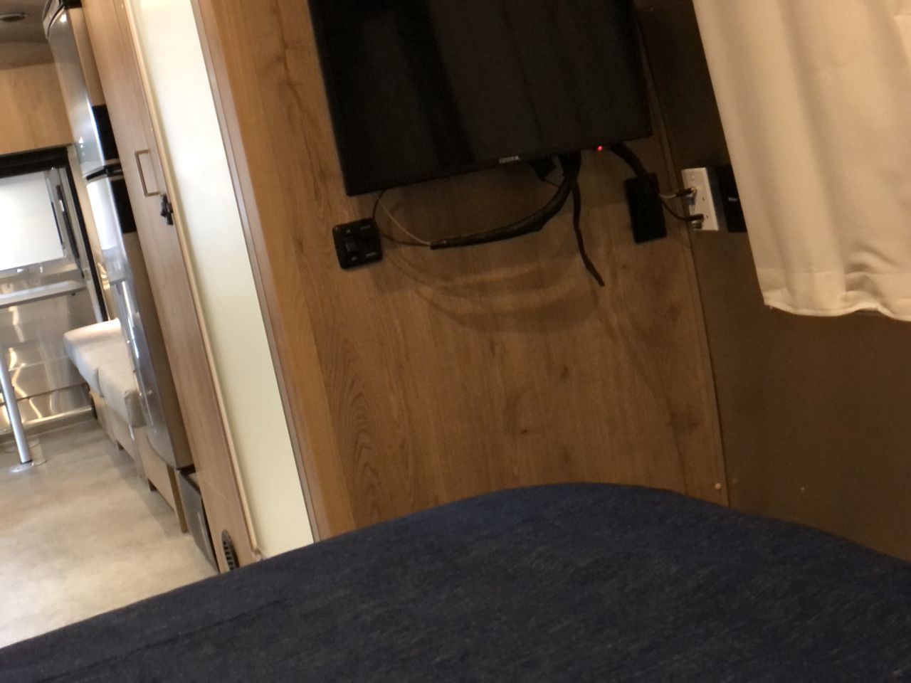 2026 Airstream 25FBQ Base