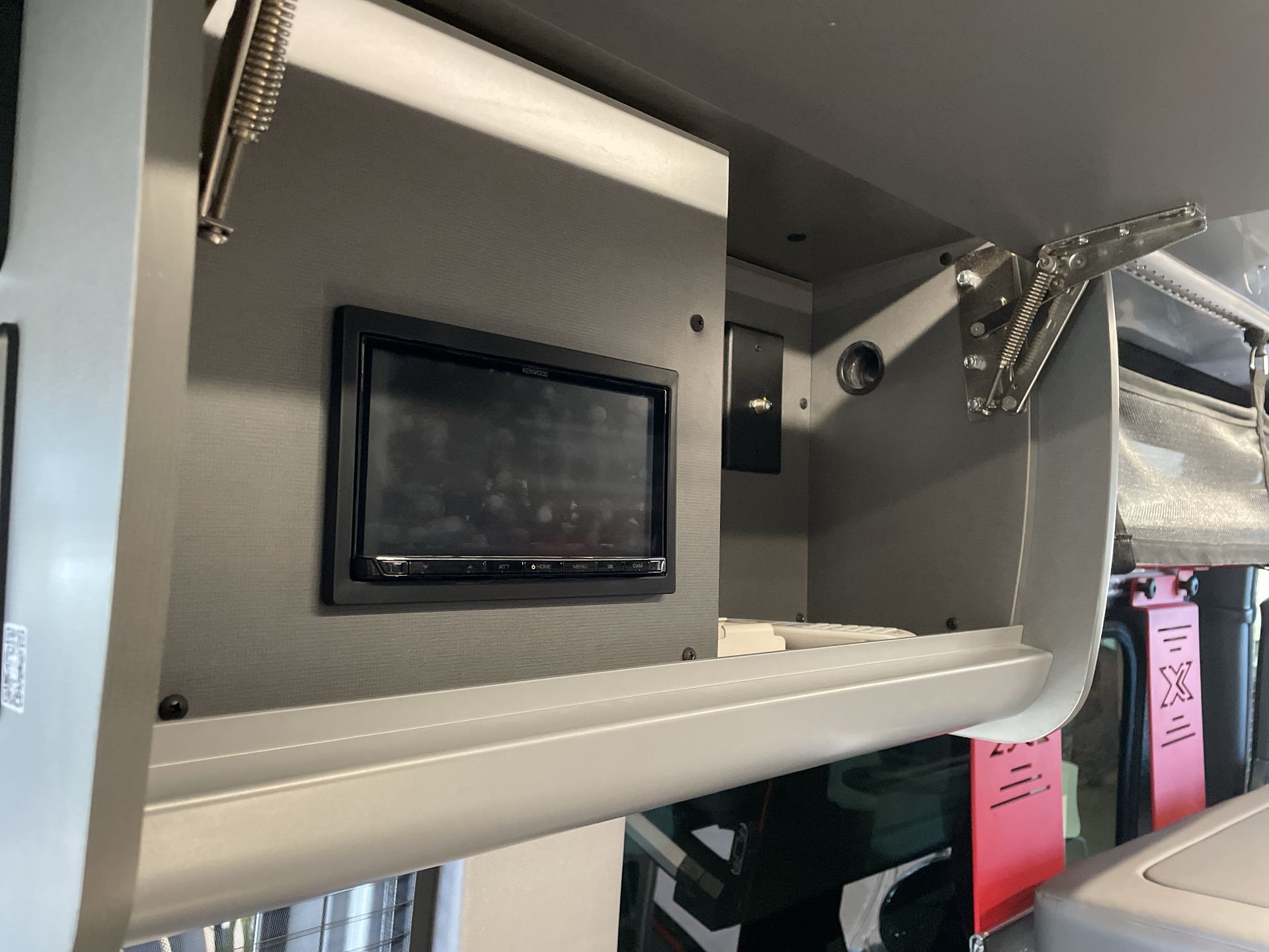 2026 Airstream 19X LE Outland Base