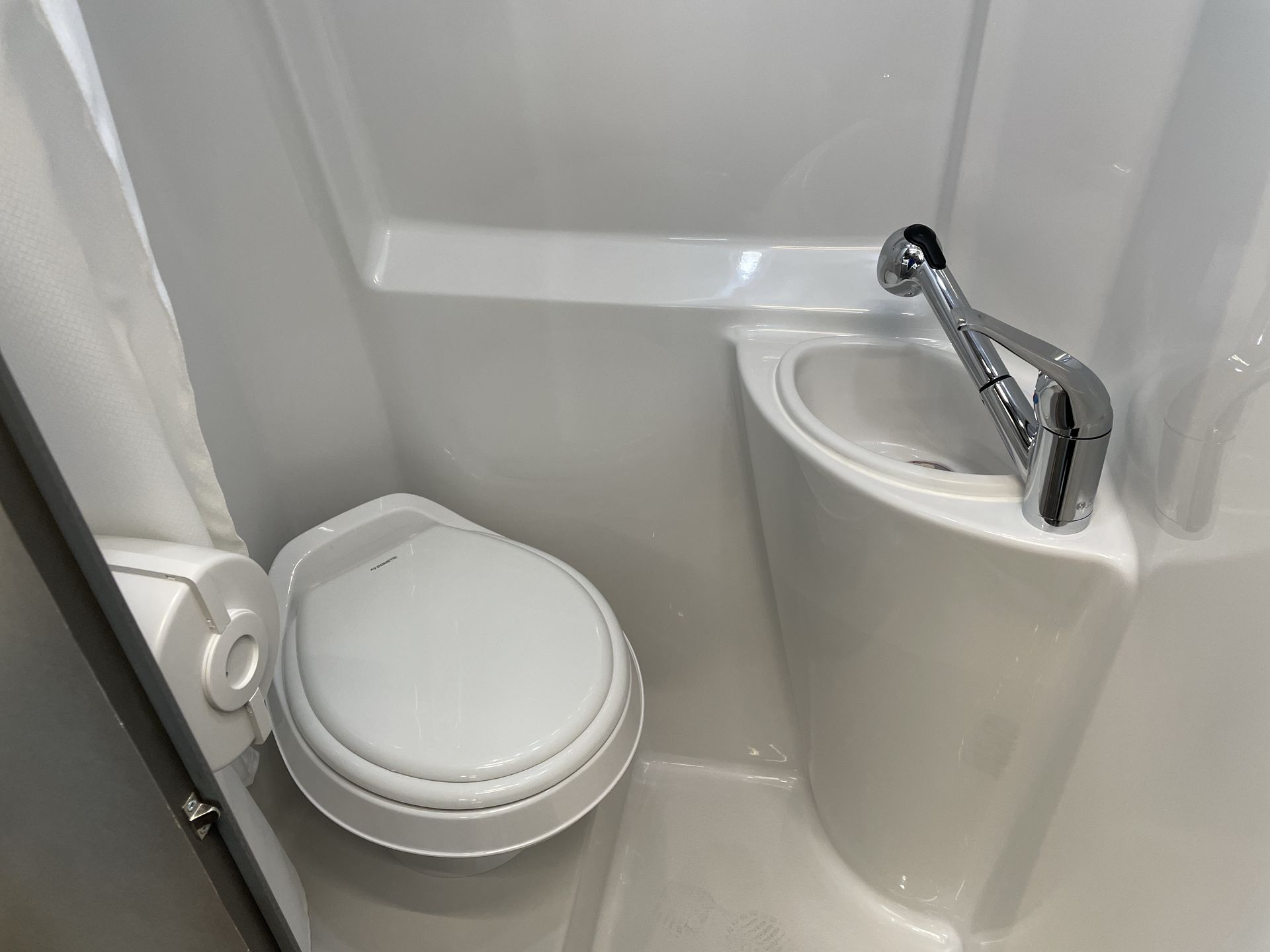 2026 Airstream 19X LE Outland Base