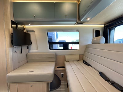 2026 Airstream 24GL Tommy Bahama Base