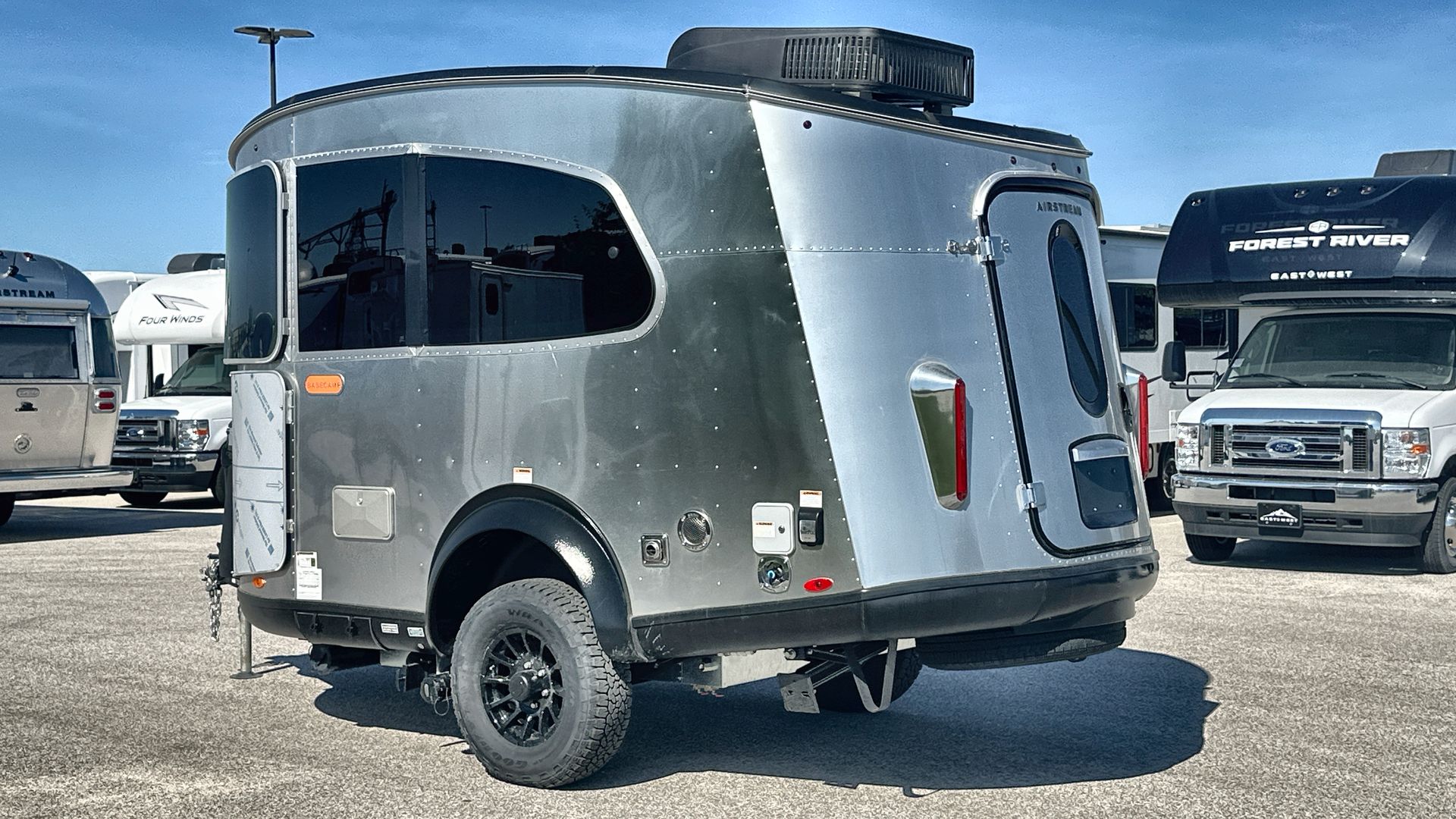 2025 Airstream 16X Base