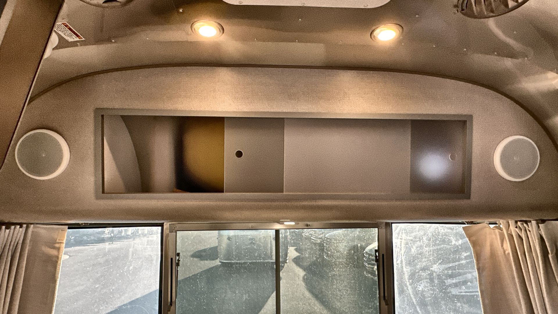 2025 Airstream 16RB Base