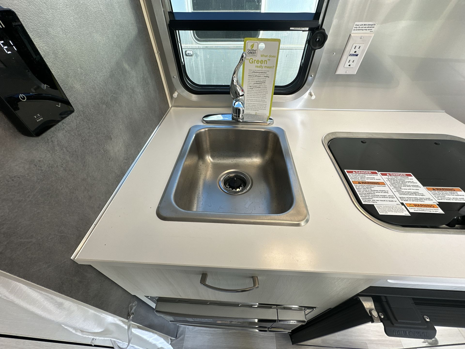 2026 Airstream 16RB Base