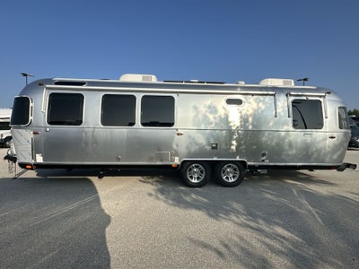 2026 Airstream 30RBQ Base