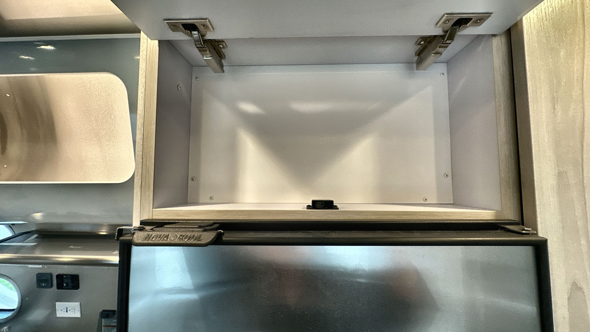 2025 Airstream 23FBQ Base