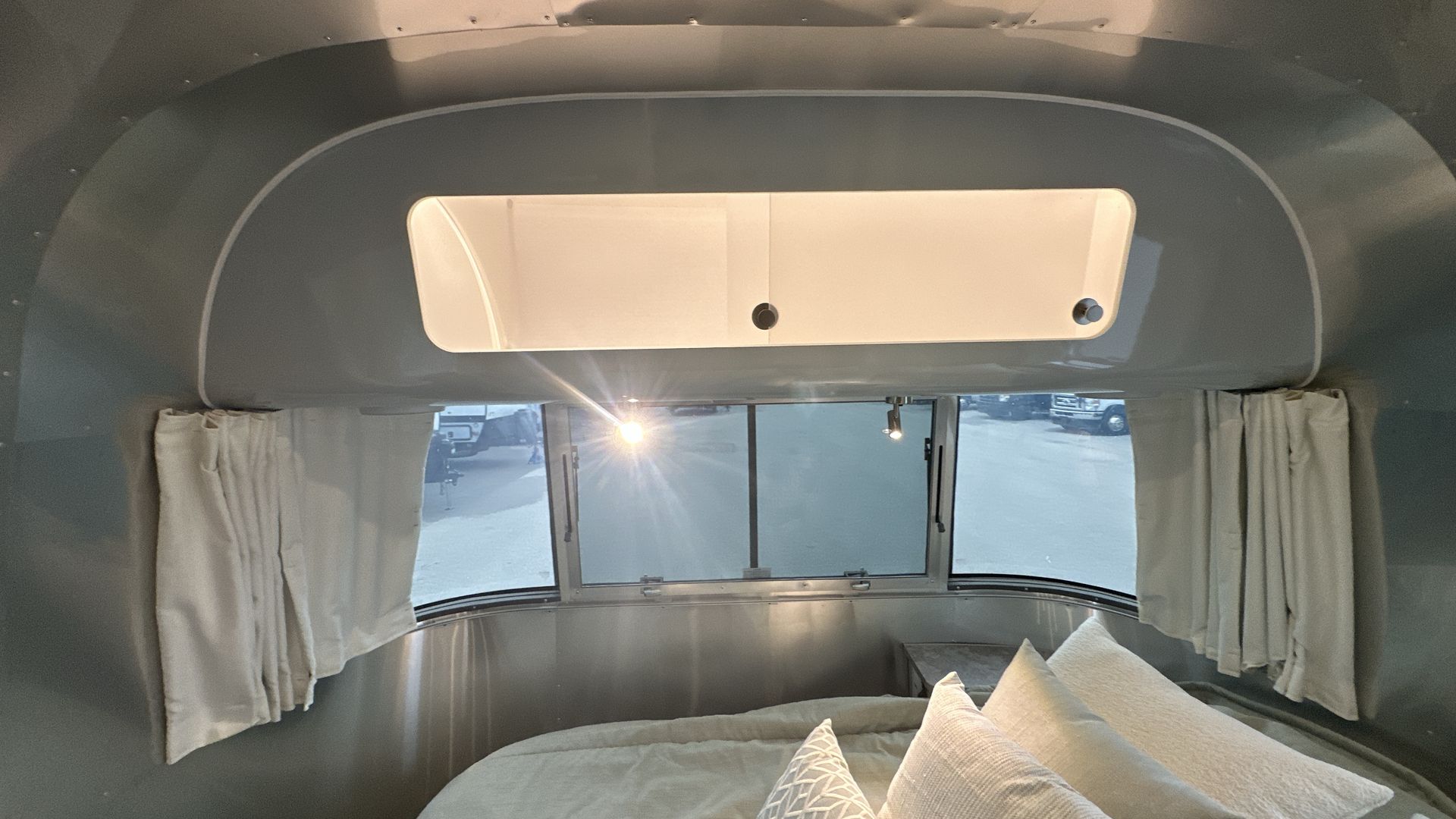 2025 Airstream 23FBQ Base