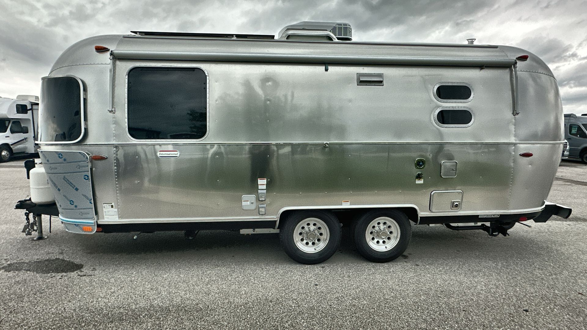 2025 Airstream 23FBQ Base