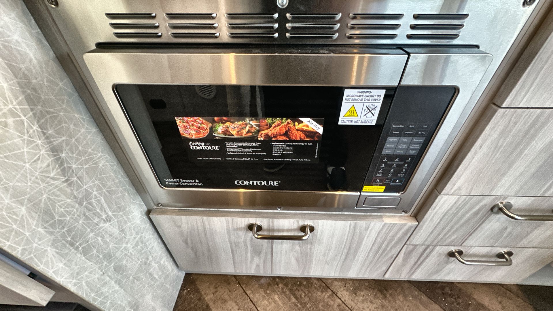 2025 Airstream 27FBQ Base