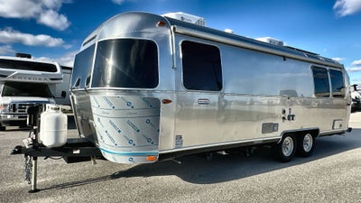 2025 Airstream 27FBQ Base