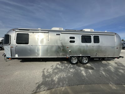 2026 Airstream 33FBQ Base