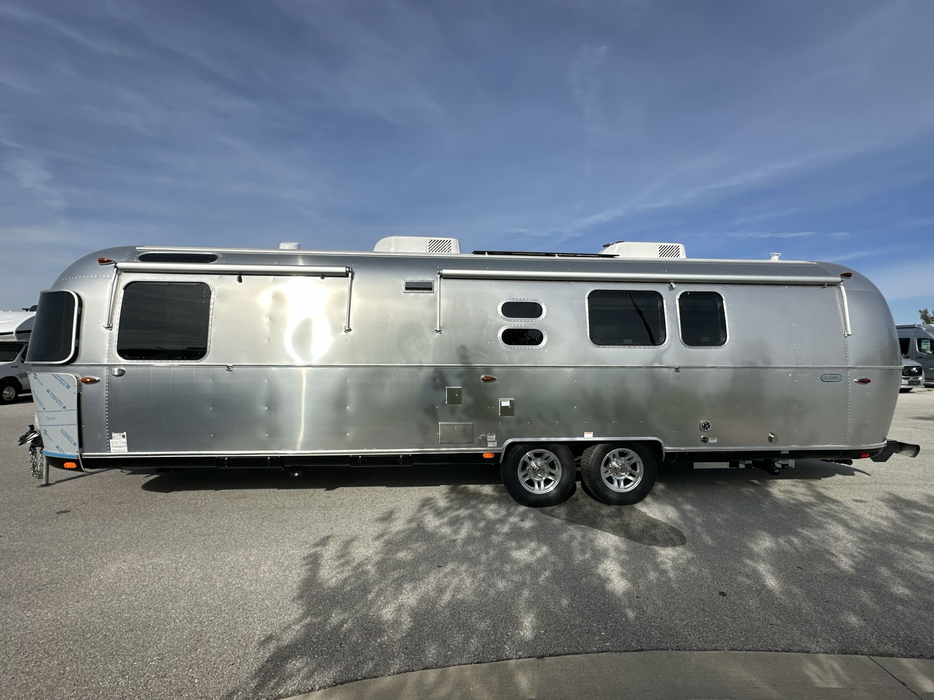 2026 Airstream 33FBQ Base