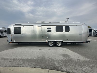2026 Airstream 33FBQ Base