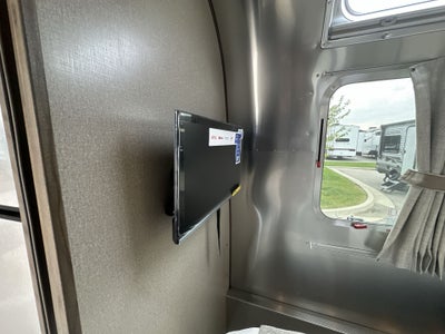 2026 Airstream 33FBQ Base