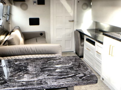2026 Airstream 33FBT Base