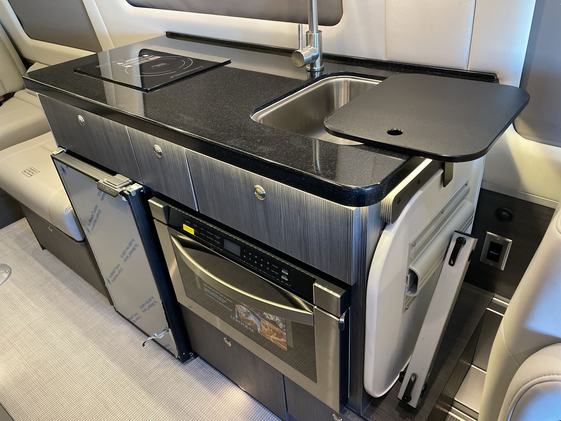 2025 Airstream 24GL Base