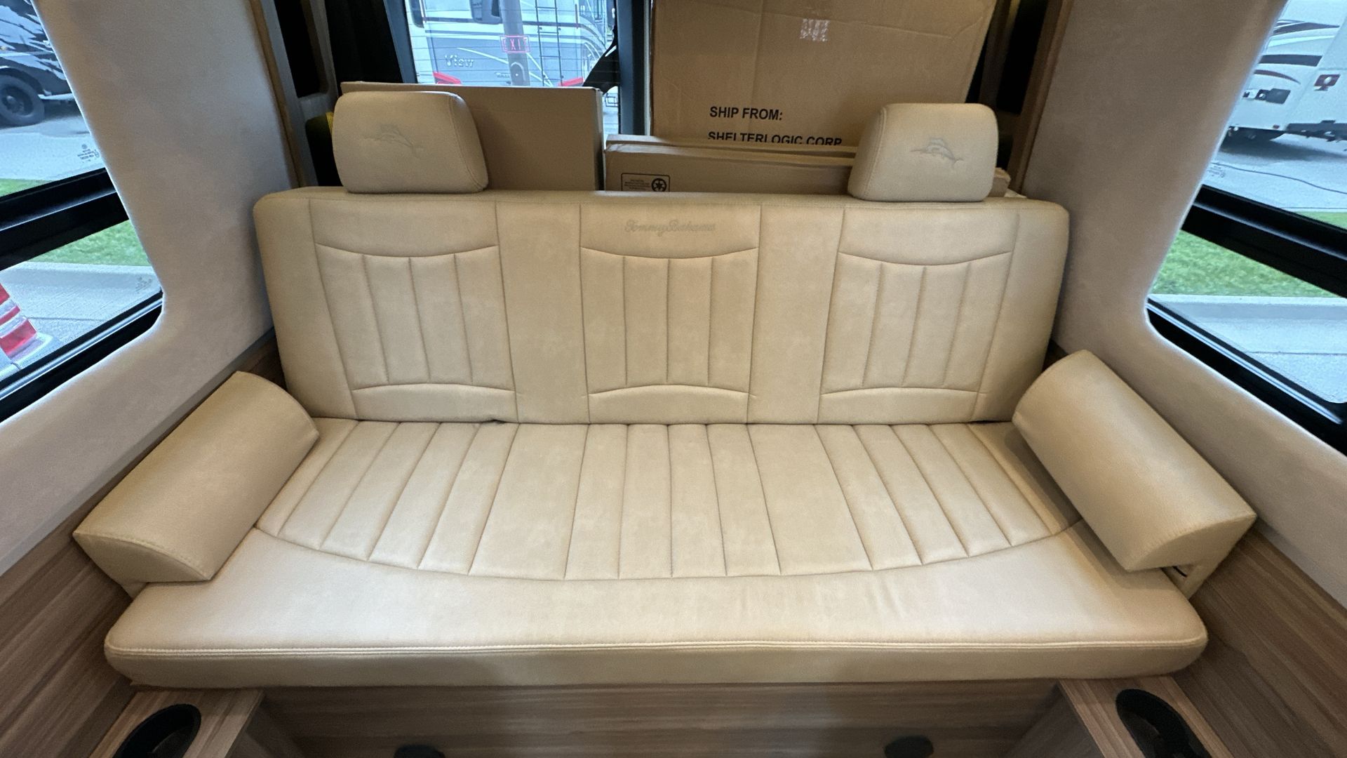 2025 Airstream 24 GL Base