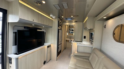2026 Airstream Murphy Suite Base