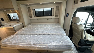 2026 Airstream Murphy Suite Base