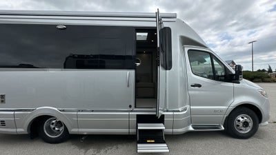 2026 Airstream Murphy Suite Base