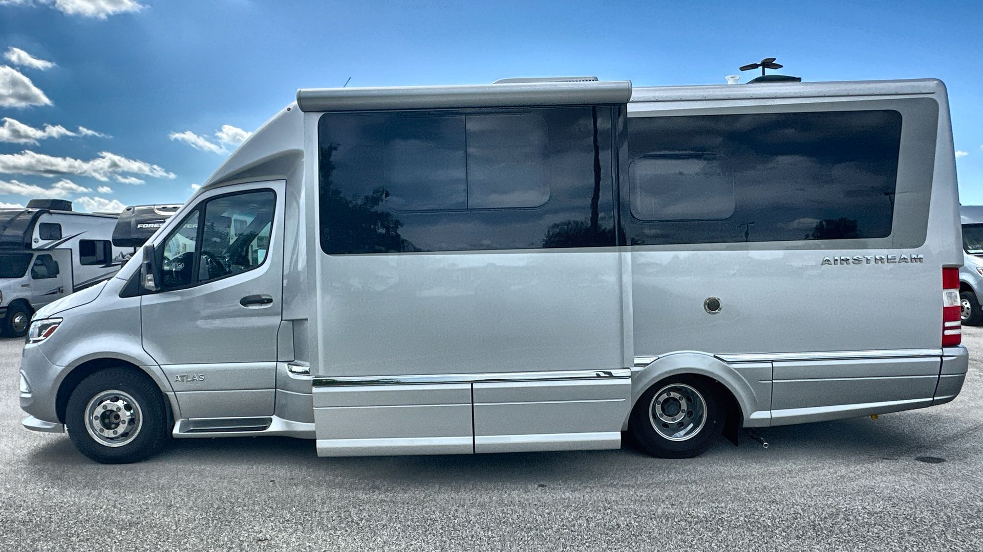 2026 Airstream Murphy Suite Base