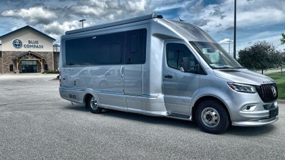 2026 Airstream Murphy Suite Base