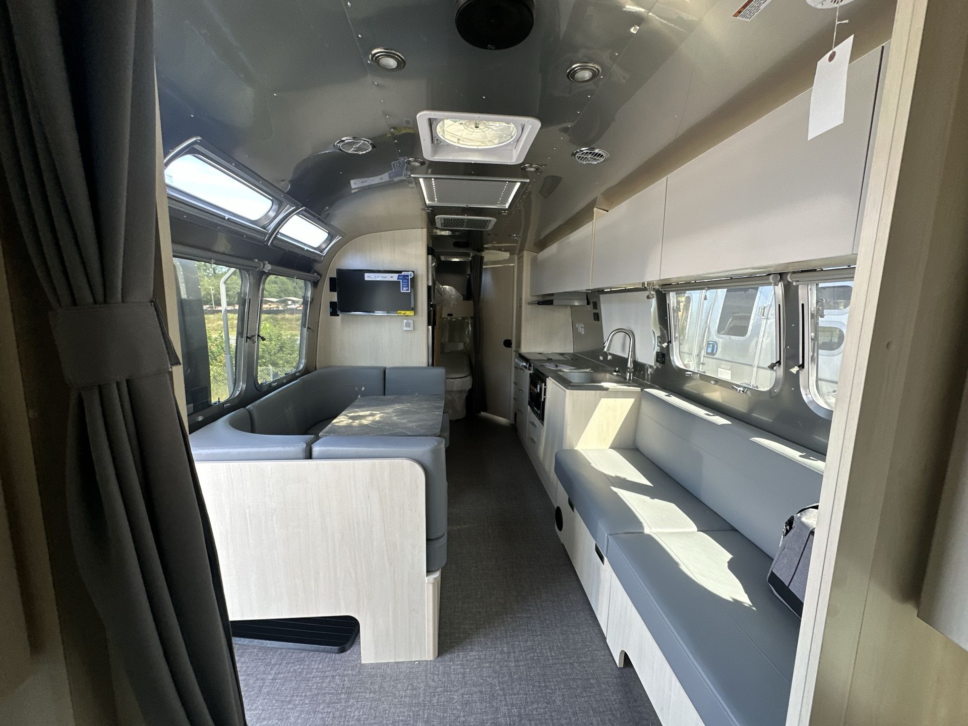 2026 Airstream 30FBBT Base