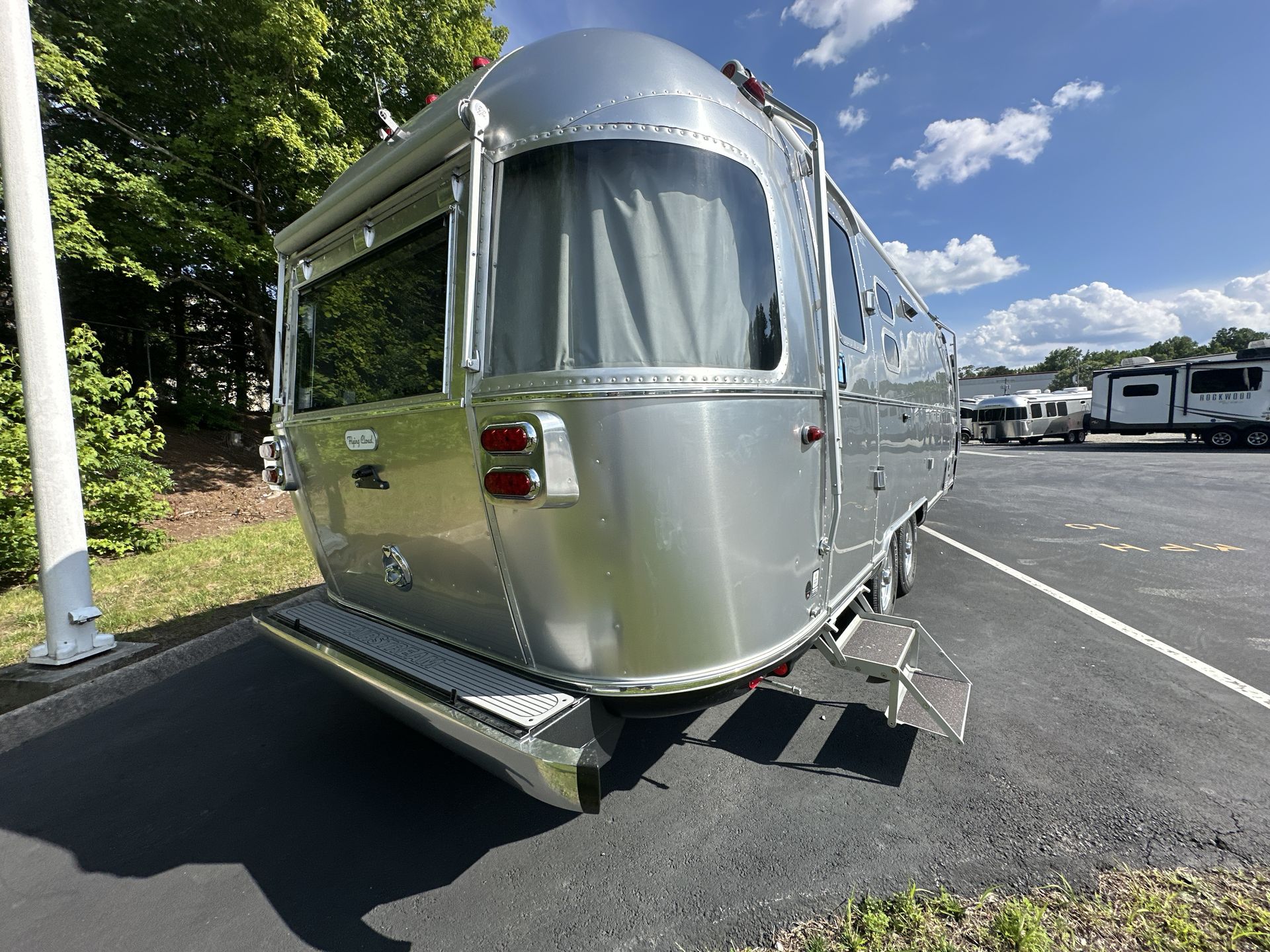 2025 Airstream 25FBQ Base