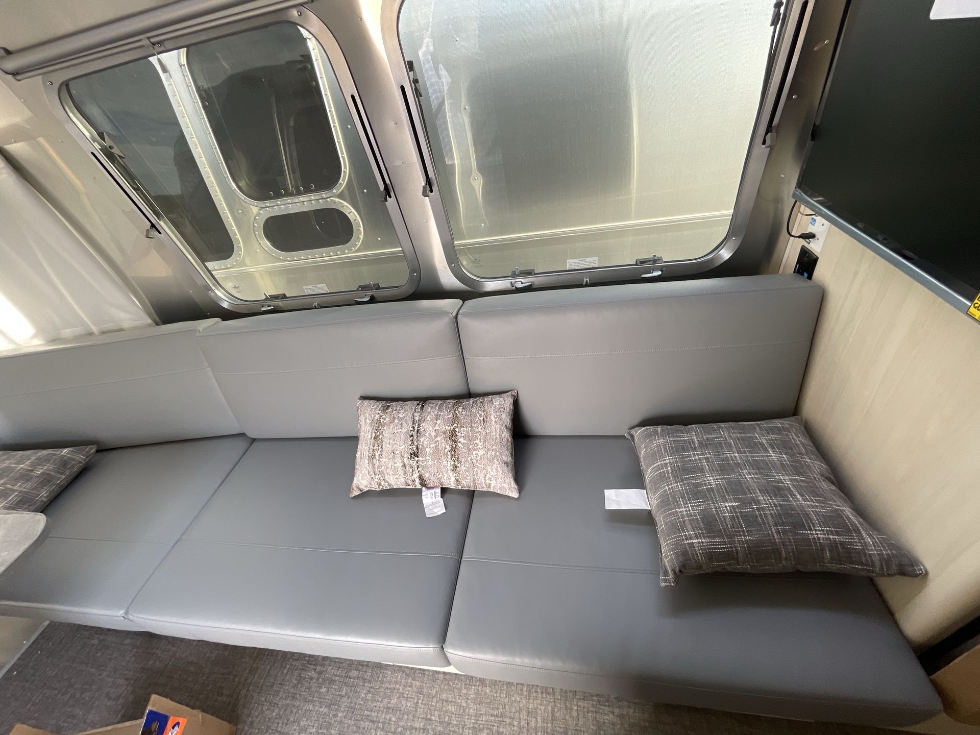 2026 Airstream 25FBT Base