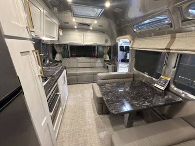 2026 Airstream 28RBT Base