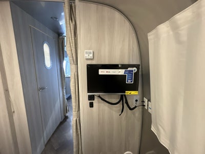 2025 Airstream 25FBQ Base