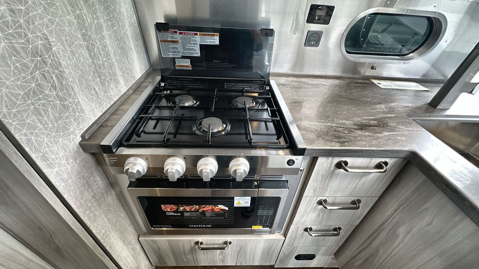 2025 Airstream 25FBT Base