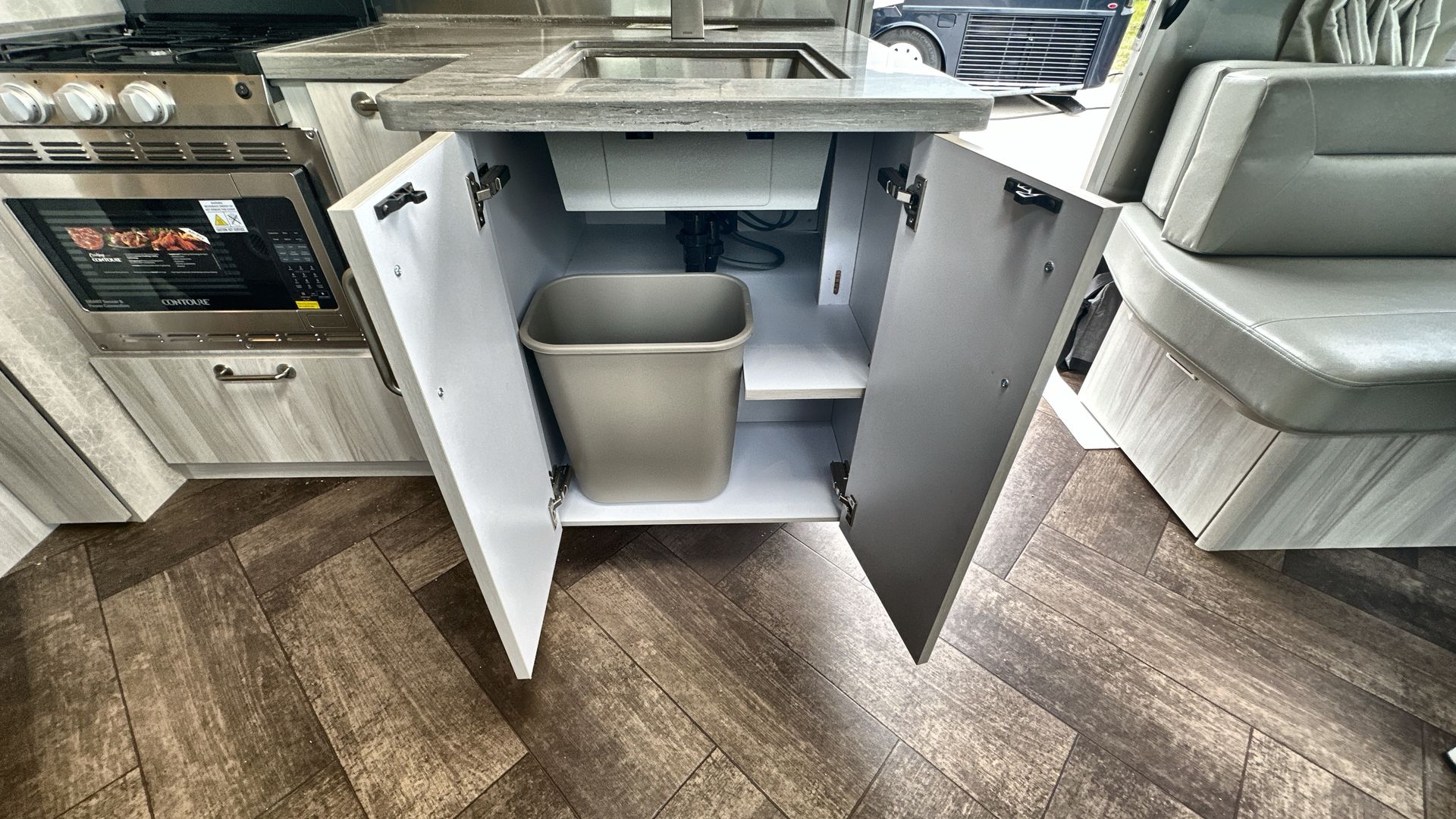 2025 Airstream 25FBT Base