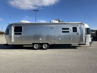 2026 Airstream 30RBQ Base