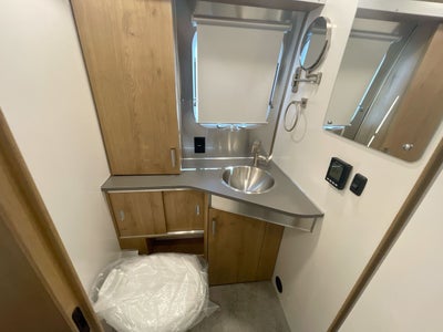 2026 Airstream 25FBQ Base